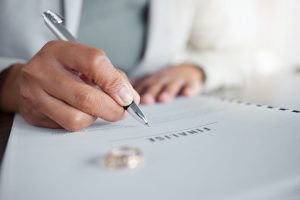 What Happens If I Do Not Sign The Divorce Papers in Texas?